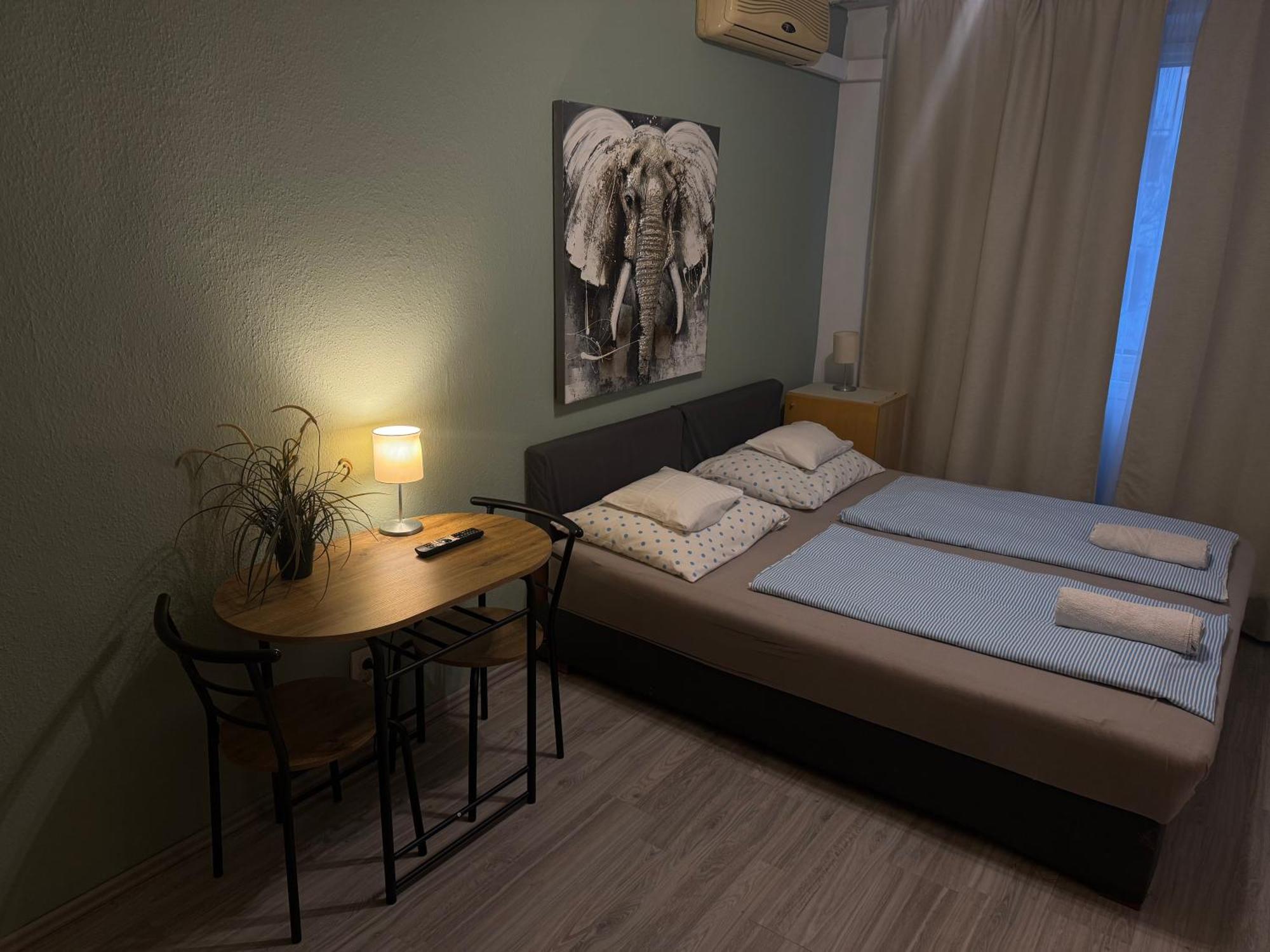 Hermina Westend Apartament *